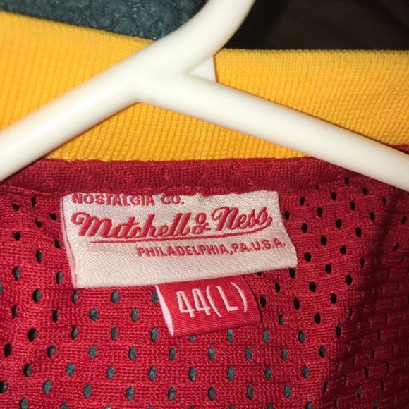 This is my Houston Rockets jersey from 1993-1994 - Picture 3 of 3